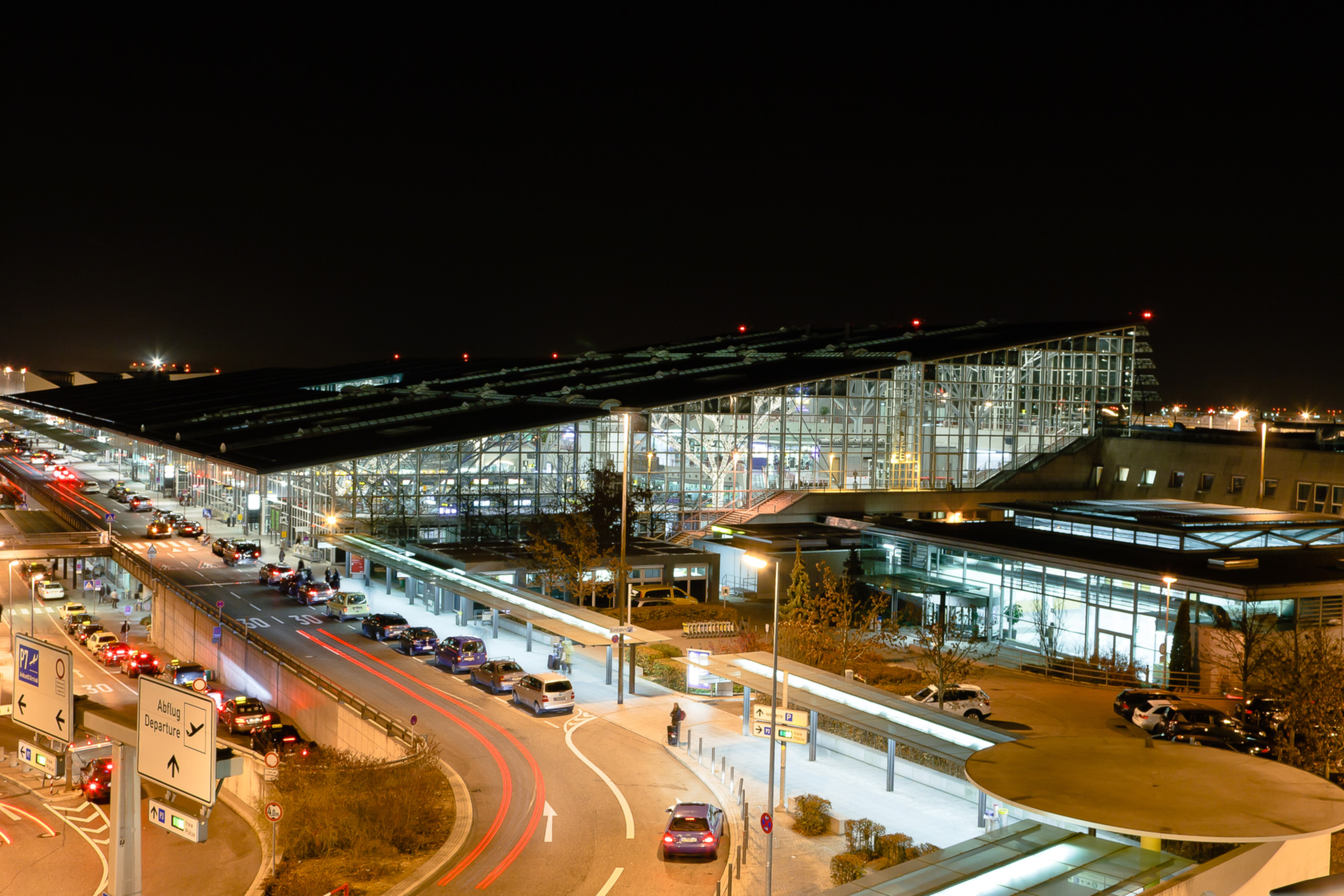 Stuttgart_Air_Germany_shutterstock_99038231.jpg